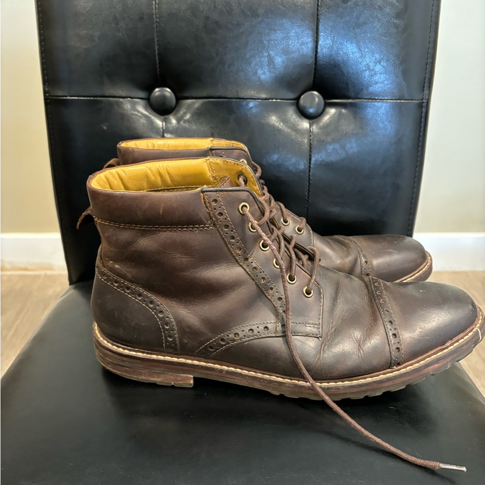 Size 11 Florsheim leather boots